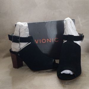 New In Box Vionic Perk Kaia Heeled Sandals